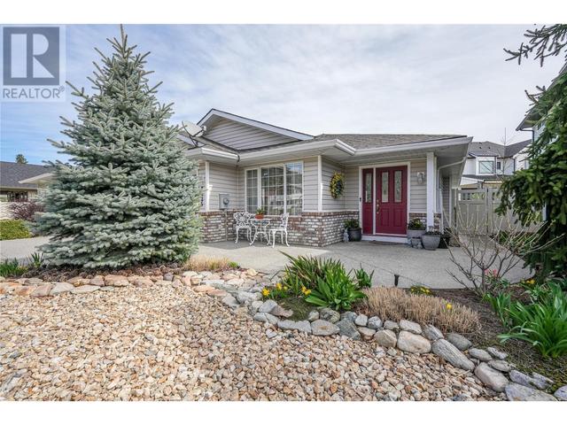 6925 Meadows Drive, House detached with 2 bedrooms, 2 bathrooms and 5 parking in Oliver BC | Image 1