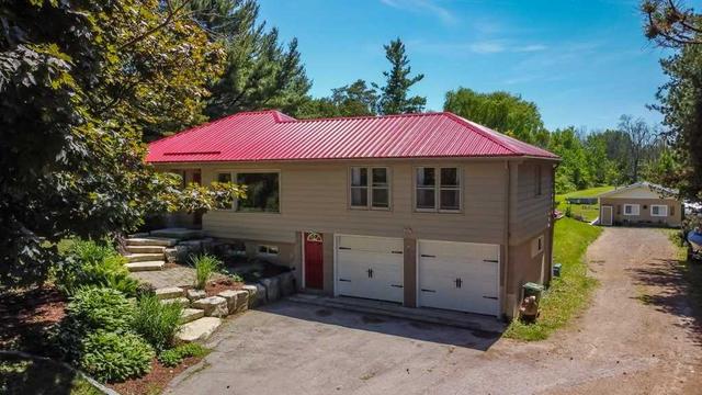657 Robson Rd, House detached with 3 bedrooms, 2 bathrooms and 12 parking in Hamilton ON | Image 1