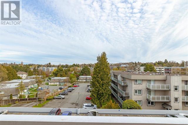 401 - 3240 Glasgow Ave, Condo with 1 bedrooms, 1 bathrooms and 1 parking in Saanich BC | Image 17