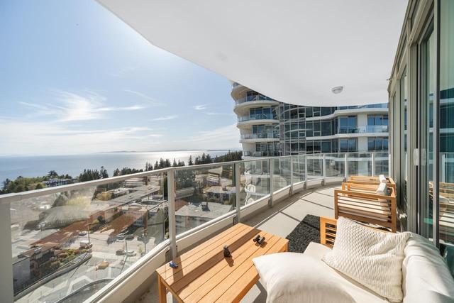 1305 - 1501 Foster Street, Condo with 2 bedrooms, 3 bathrooms and 2 parking in White Rock BC | Image 27