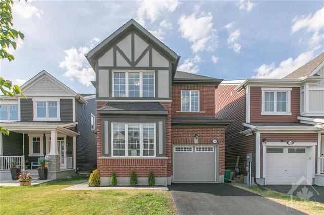 134 Mandalay Street, House detached with 3 bedrooms, 3 bathrooms and 2 parking in Ottawa ON | Image 1