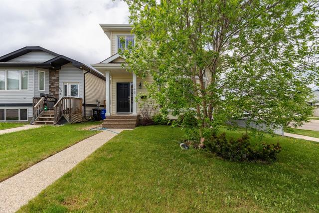 246 Pacific Crescent, House detached with 3 bedrooms, 2 bathrooms and 2 parking in Wood Buffalo AB | Image 2