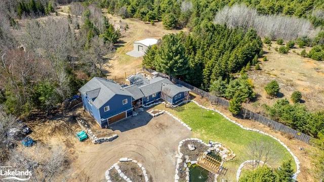 1030 All Seasons Court, House detached with 4 bedrooms, 2 bathrooms and 10 parking in Algonquin Highlands ON | Image 46