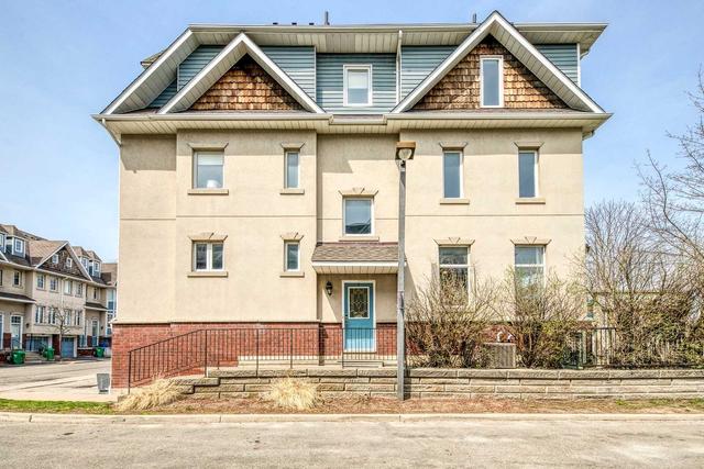 7 - 840 Dundas St W, Townhouse with 3 bedrooms, 3 bathrooms and 2 parking in Mississauga ON | Image 12