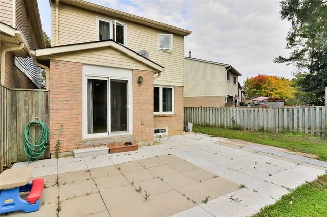52 Scarfair Ptwy N, House detached with 3 bedrooms, 4 bathrooms and 3 parking in Toronto ON | Image 40