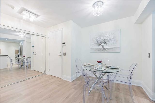 320 - 25 Greenview Ave, Condo with 2 bedrooms, 2 bathrooms and 1 parking in Toronto ON | Image 5