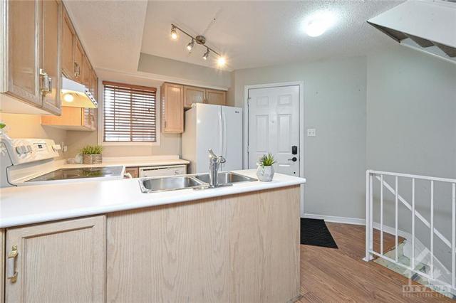 e - 41 Anderson Street, Townhouse with 2 bedrooms, 2 bathrooms and 1 parking in Ottawa ON | Image 17