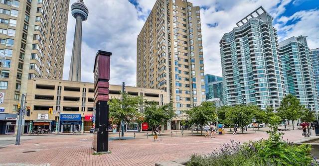 1304 - 250 Queens Quay W, Condo with 1 bedrooms, 1 bathrooms and 1 parking in Toronto ON | Image 19