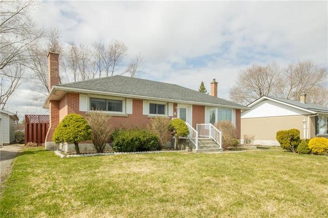 32 Sevenoaks Avenue, House detached with 3 bedrooms, 2 bathrooms and 4 parking in Brockville ON | Image 3