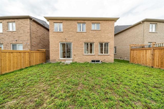 2393 Dress Circle Cres, House detached with 4 bedrooms, 3 bathrooms and 5 parking in Oshawa ON | Image 30