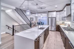 729 55 Avenue Sw, Home with 4 bedrooms, 3 bathrooms and 3 parking in Calgary AB | Image 24