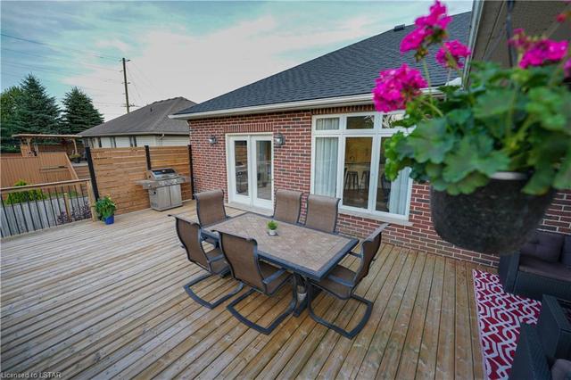 8698 Parkhouse Drive, House detached with 3 bedrooms, 3 bathrooms and 4 parking in Strathroy Caradoc ON | Image 33