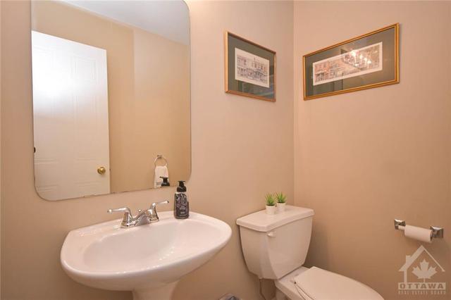 6229 Arbourwood Drive, Townhouse with 3 bedrooms, 3 bathrooms and 3 parking in Ottawa ON | Image 17
