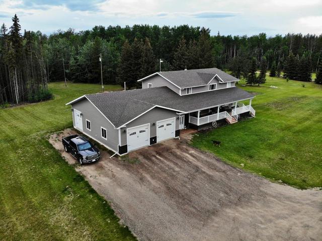 105307-a Rr 154, House detached with 7 bedrooms, 3 bathrooms and 20 parking in Mackenzie County AB | Image 4