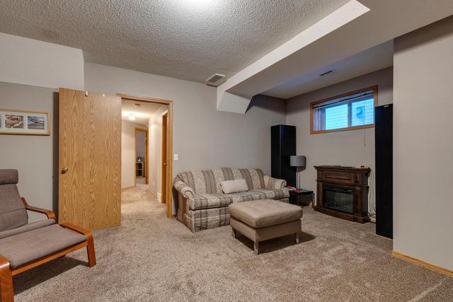 169 Country Hills Place Nw, House detached with 3 bedrooms, 2 bathrooms and 3 parking in Calgary AB | Image 25