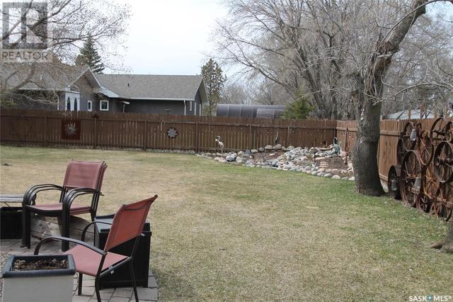838 Prospect Avenue, House detached with 3 bedrooms, 3 bathrooms and null parking in Oxbow SK | Image 46
