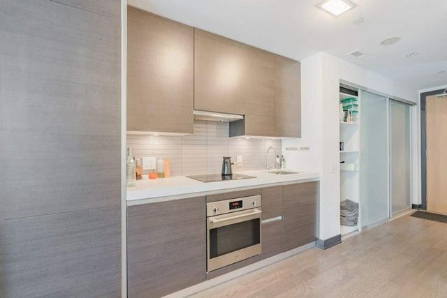 735 - 629 King St, Condo with 2 bedrooms, 2 bathrooms and 1 parking in Toronto ON | Image 2