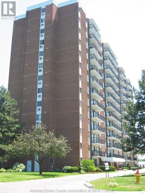 512 - 8591 Riverside Drive, Condo with 2 bedrooms, 1 bathrooms and null parking in Windsor ON | Image 1