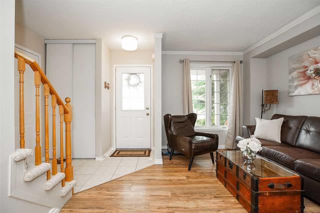 86 Trevino Circ, House attached with 2 bedrooms, 2 bathrooms and 2 parking in Barrie ON | Image 3