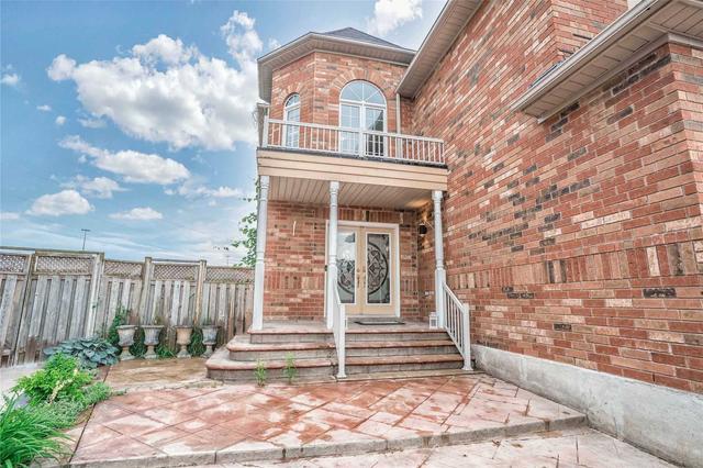 628 Orange Walk Cres, House detached with 5 bedrooms, 5 bathrooms and 8 parking in Mississauga ON | Image 12