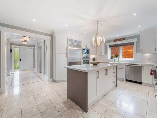 123 Brighton Ave, House detached with 4 bedrooms, 4 bathrooms and 5 parking in Toronto ON | Image 2