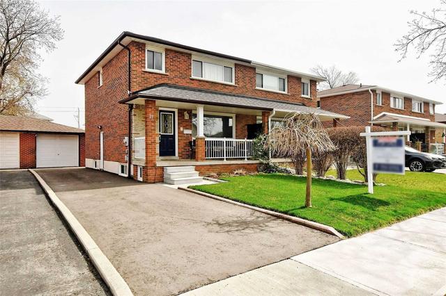 27 Nancy Mccredie Dr, House semidetached with 3 bedrooms, 2 bathrooms and 5 parking in Brampton ON | Image 12