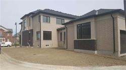 26 Military Cres, House attached with 3 bedrooms, 3 bathrooms and 2 parking in Brampton ON | Image 3