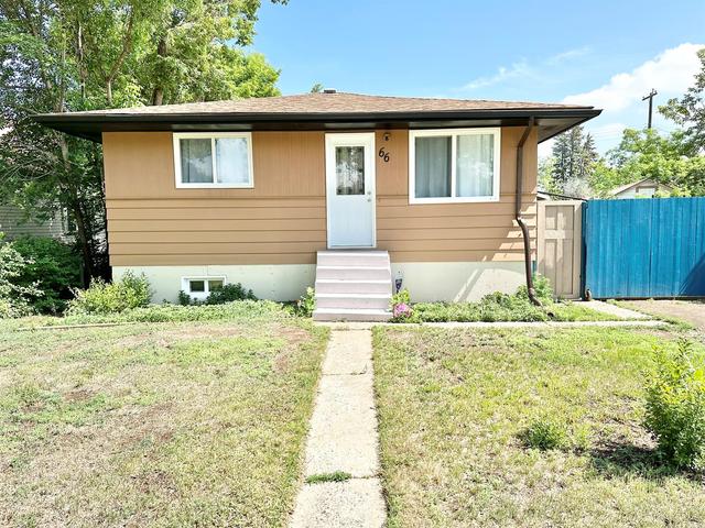 66 2 Avenue E, House detached with 2 bedrooms, 1 bathrooms and 2 parking in Newell County AB | Image 2