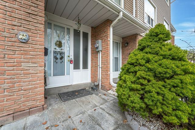 45 - 45 Ellis Dr, Townhouse with 3 bedrooms, 2 bathrooms and 2 parking in Brampton ON | Image 32