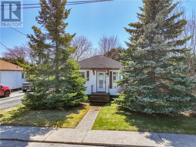 209 Third Avenue, House detached with 2 bedrooms, 1 bathrooms and null parking in Greater Sudbury ON | Image 38