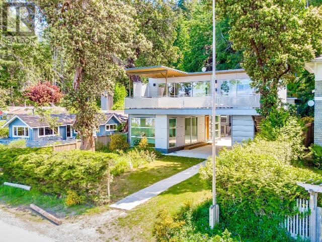 2924 Malaspina Promenade, House detached with 5 bedrooms, 4 bathrooms and null parking in Powell River A BC | Image 1