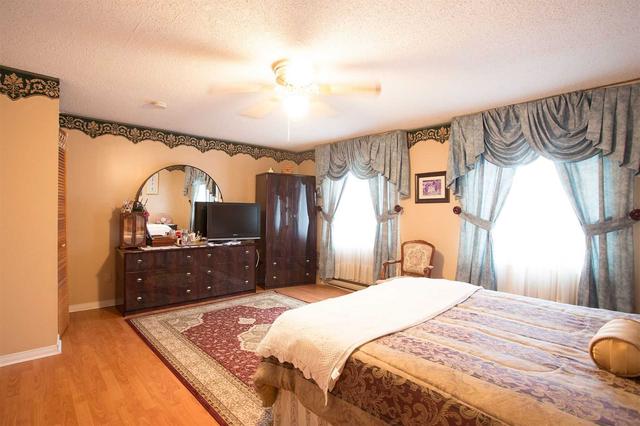 42 Reigate Ave, House detached with 8 bedrooms, 4 bathrooms and 4 parking in Brampton ON | Image 21