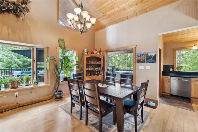 3195 Heddle Road, House detached with 3 bedrooms, 2 bathrooms and null parking in Central Kootenay F BC | Image 15