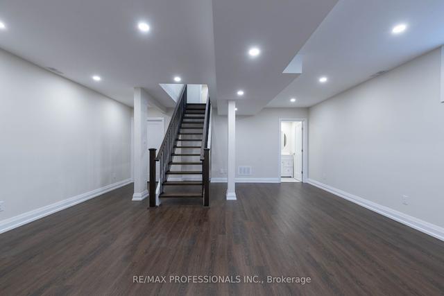 2 Emery Circ, House detached with 4 bedrooms, 4 bathrooms and 4 parking in Toronto ON | Image 22