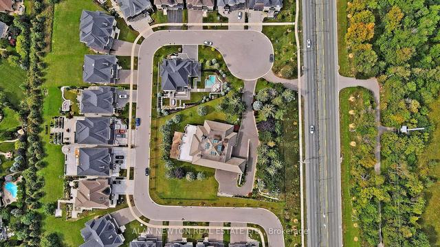 16 Finesse Crt, House detached with 4 bedrooms, 6 bathrooms and 15 parking in Richmond Hill ON | Image 2