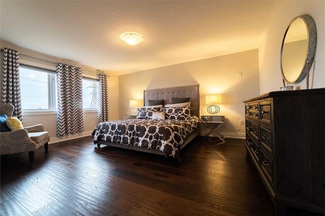 118 Keystone Cres, House detached with 4 bedrooms, 3 bathrooms and 6 parking in Hamilton ON | Image 11