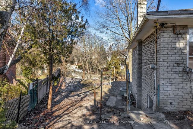 20 Leland Ave, House detached with 3 bedrooms, 2 bathrooms and 6 parking in Toronto ON | Image 23