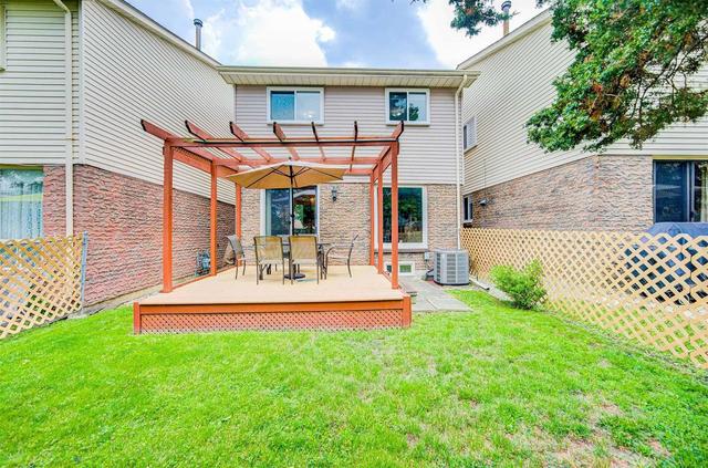 113 Lisa Cres, House detached with 3 bedrooms, 4 bathrooms and 5 parking in Vaughan ON | Image 27