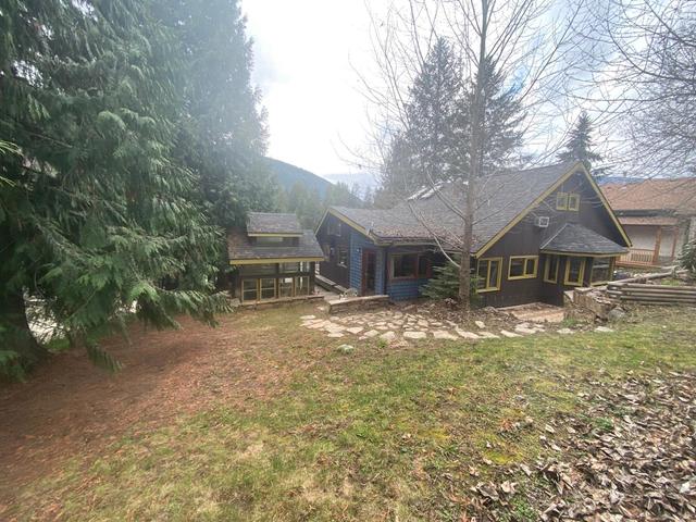 1910 Creek Street, House detached with 2 bedrooms, 2 bathrooms and null parking in Nelson BC | Image 3
