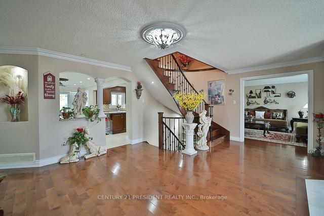 12 Lafleur Crt, House detached with 4 bedrooms, 5 bathrooms and 6 parking in Brampton ON | Image 40