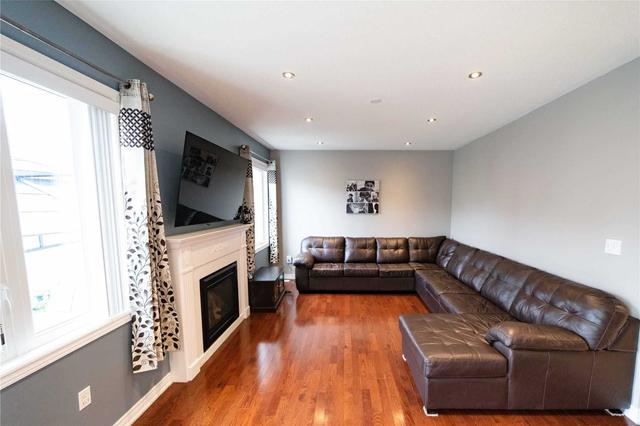 12 Fossil St, House detached with 4 bedrooms, 4 bathrooms and 4 parking in Brampton ON | Image 35