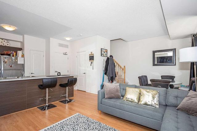 3902 - 2420 Baronwood Dr, Townhouse with 2 bedrooms, 2 bathrooms and 1 parking in Oakville ON | Image 9