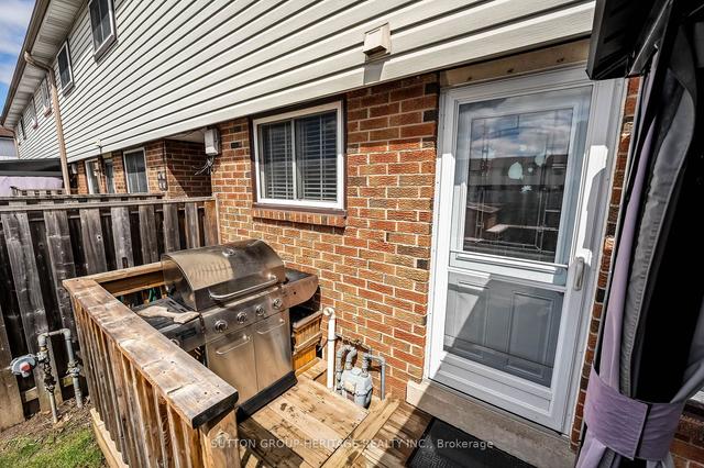 167 - 120 Nonquon Rd, Townhouse with 3 bedrooms, 1 bathrooms and 1 parking in Oshawa ON | Image 25