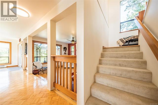 359 Nottingham Dr, House detached with 3 bedrooms, 3 bathrooms and 3 parking in Nanaimo BC | Image 36