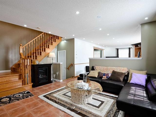 67 Springhurst Ave, House detached with 4 bedrooms, 4 bathrooms and 3 parking in Brampton ON | Image 16