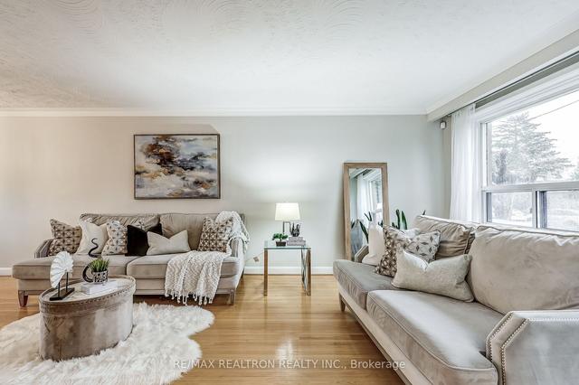 52 Kanarick Cres, House semidetached with 3 bedrooms, 2 bathrooms and 4 parking in Toronto ON | Image 14