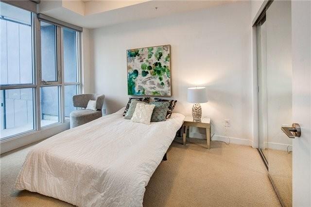 3408 - 295 Adelaide St W, Condo with 1 bedrooms, 1 bathrooms and 1 parking in Toronto ON | Image 3