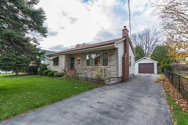 1181 Bellview St, House detached with 3 bedrooms, 2 bathrooms and 3 parking in Burlington ON | Image 4