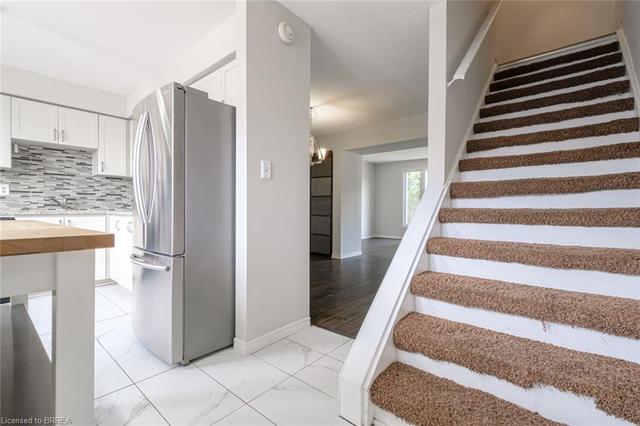 a - 52 Harris Avenue, House attached with 3 bedrooms, 1 bathrooms and 2 parking in Brantford ON | Image 11