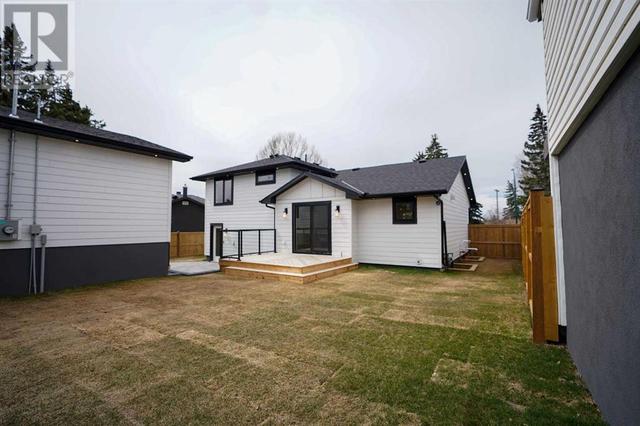 16 Calandar Road Nw, House detached with 5 bedrooms, 3 bathrooms and 2 parking in Calgary AB | Image 36